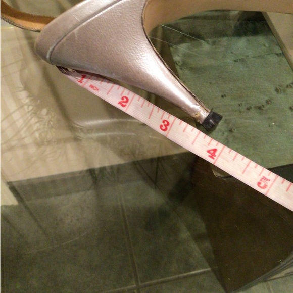 🎉2XHost Pick🎉Vintage bundled Silver Sling back pointy toe heeled shoes&clutch - Picture 7 of 7